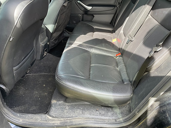 Ford Mondeo 21 of 24