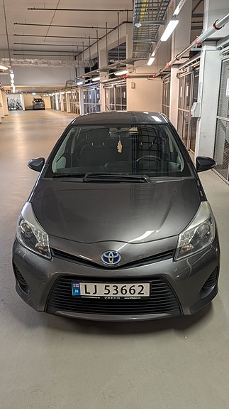 Toyota Yaris 6 of 13