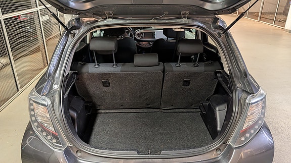 Toyota Yaris 9 of 13