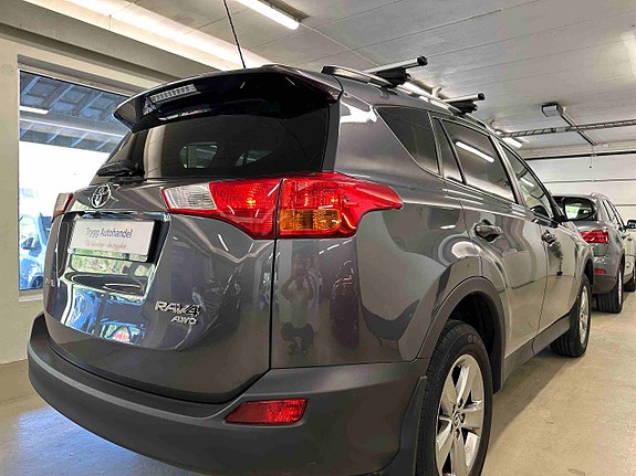 Toyota RAV4 11 of 29