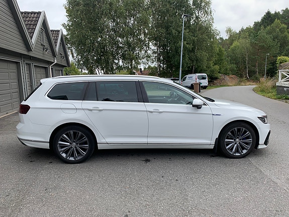 Volkswagen Passat 7 of 27