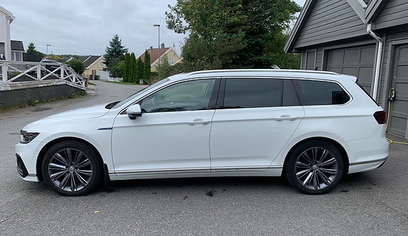 Volkswagen Passat 8 of 27