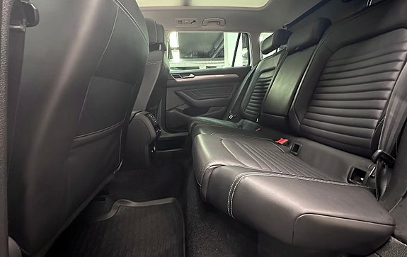 Volkswagen Passat 20 of 27