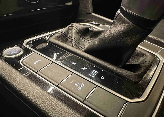 Volkswagen Passat 17 of 27