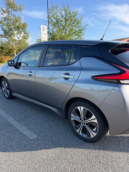 Nissan Leaf 6 of 16