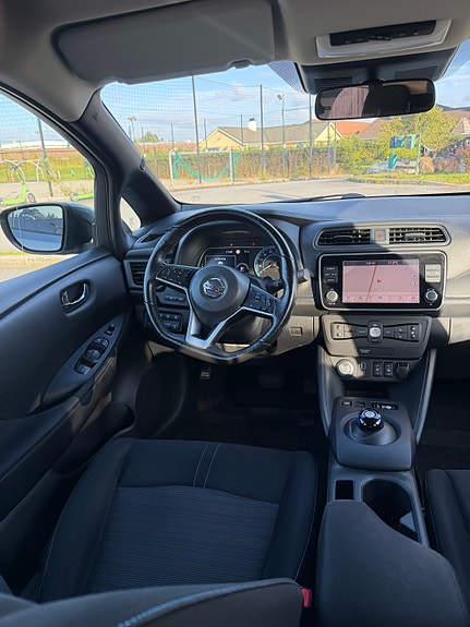 Nissan Leaf 5 of 16