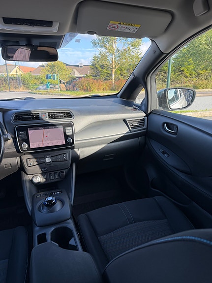 Nissan Leaf 8 of 16