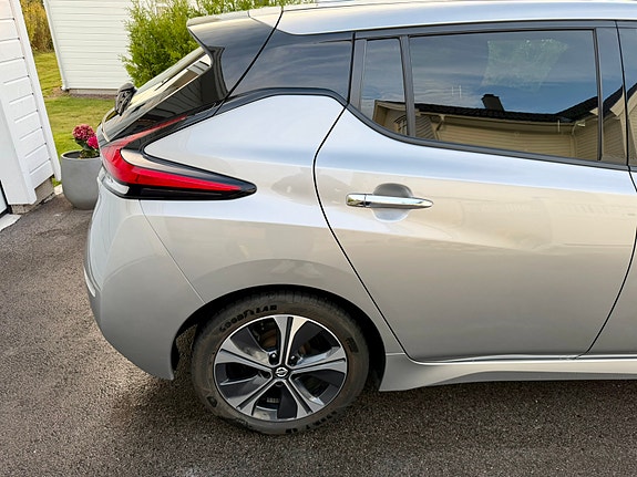Nissan Leaf 11 of 19
