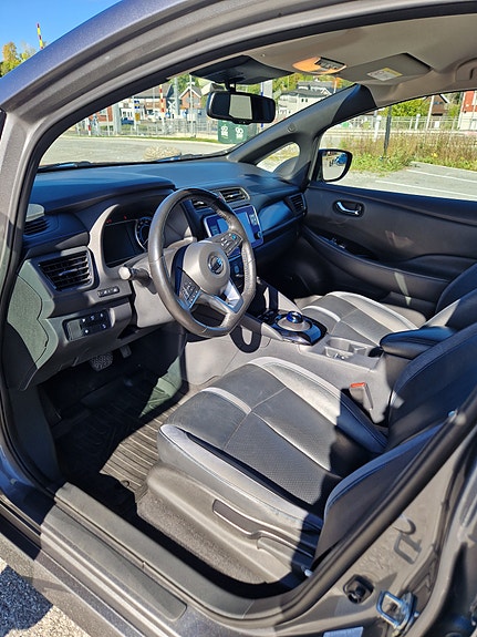 Nissan Leaf 6 of 13