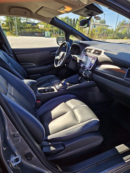 Nissan Leaf 10 of 13