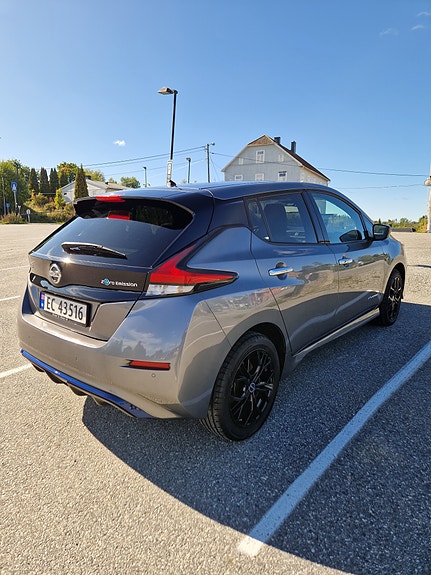 Nissan Leaf 3 of 13