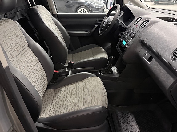 Volkswagen Caddy Maxi 10 of 19