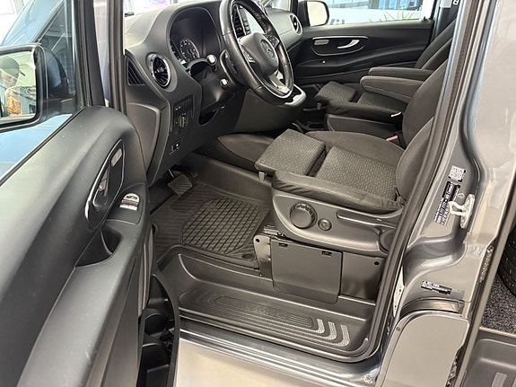 Mercedes-Benz Vito 119 21 of 22