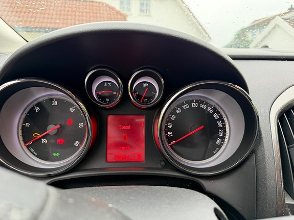 Opel Astra 9 of 11