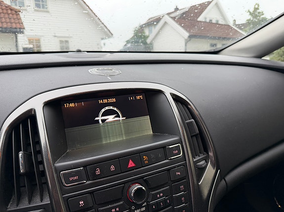 Opel Astra 10 of 11
