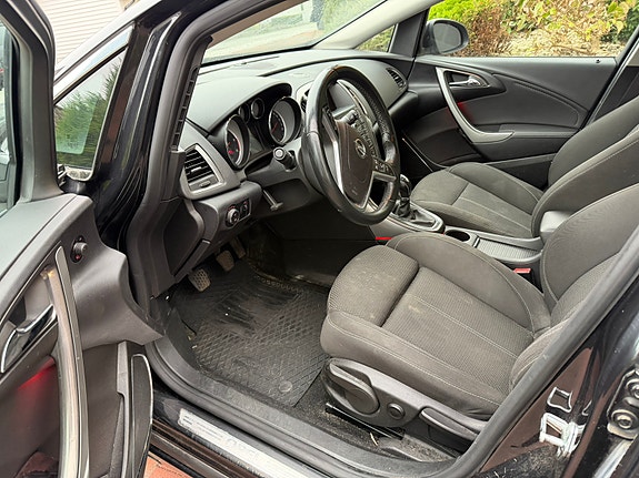 Opel Astra 8 of 11