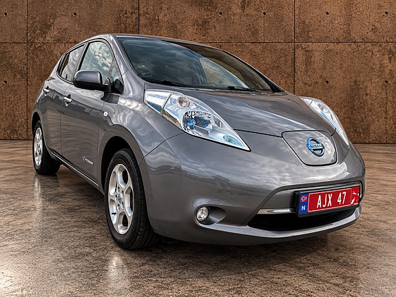 Nissan Leaf 3 of 11