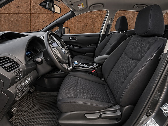 Nissan Leaf 8 of 11