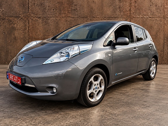 Nissan Leaf 2 of 11