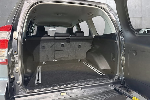 Toyota Land Cruiser 18 of 20
