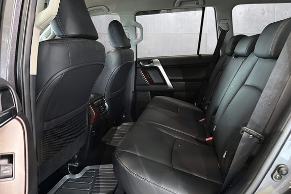 Toyota Land Cruiser 10 of 20