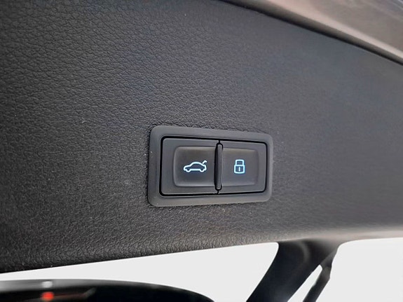 Audi e-tron 14 of 15