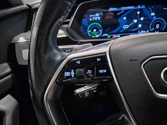 Audi e-tron 8 of 15