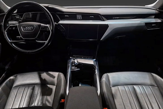 Audi e-tron 7 of 15