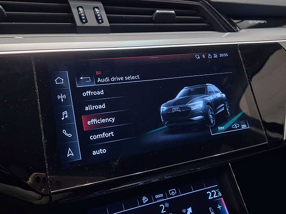 Audi e-tron 11 of 15