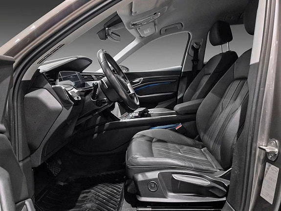 Audi e-tron 5 of 15