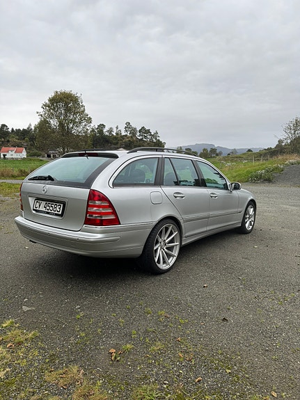 Mercedes-Benz C200 d 4 of 29