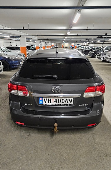 Toyota Avensis 10 of 13