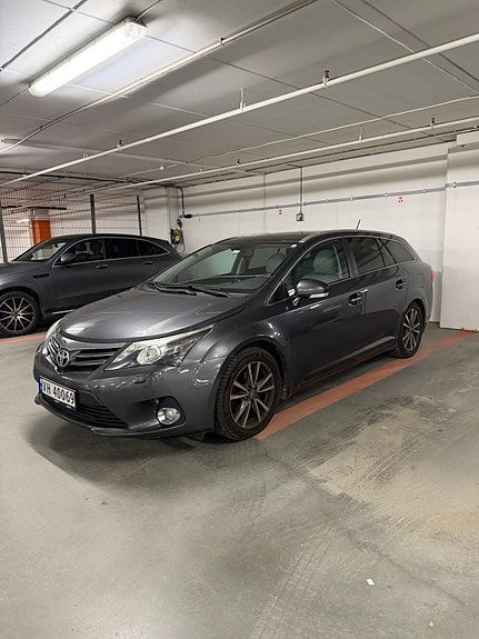 Toyota Avensis 3 of 13