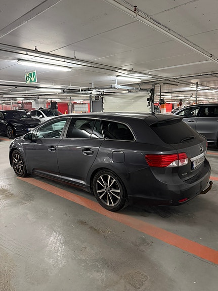 Toyota Avensis 4 of 13