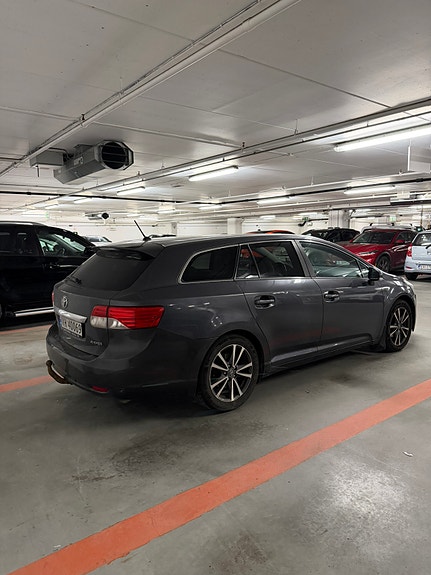 Toyota Avensis 5 of 13