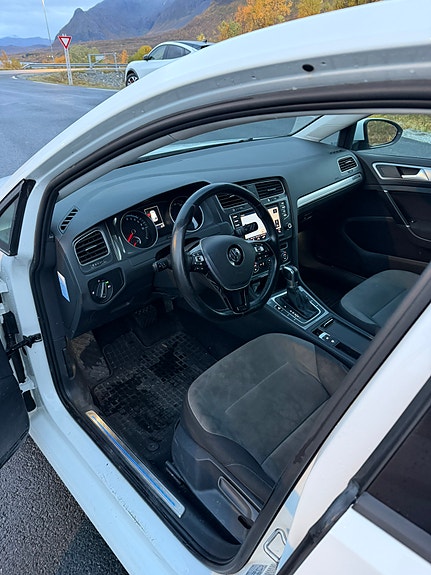Volkswagen e-Golf VII 6 of 7