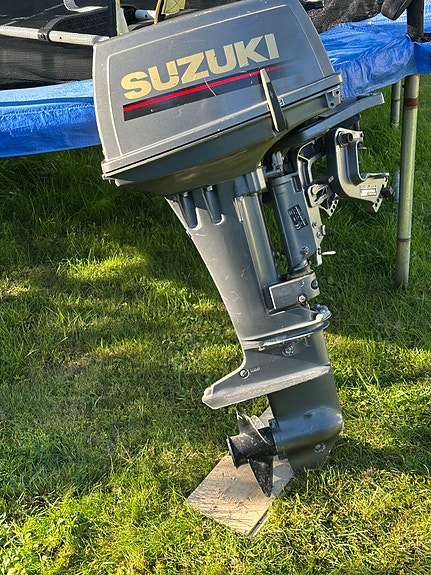 Suzuki båtmotor 15 hk til salgs 2 of 4