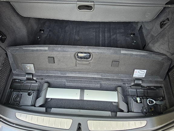 BMW 330i 11 of 22