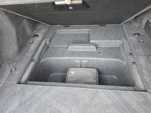 BMW 330i 12 of 22