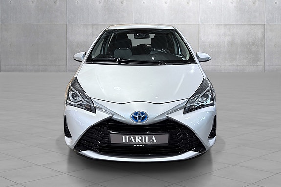 Toyota Yaris 8 of 19