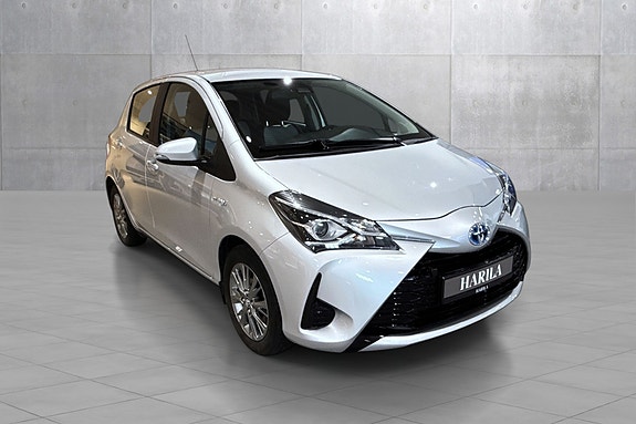 Toyota Yaris 7 of 19