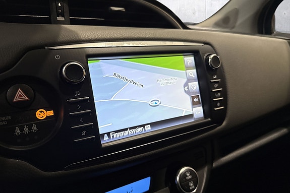 Toyota Yaris 16 of 19