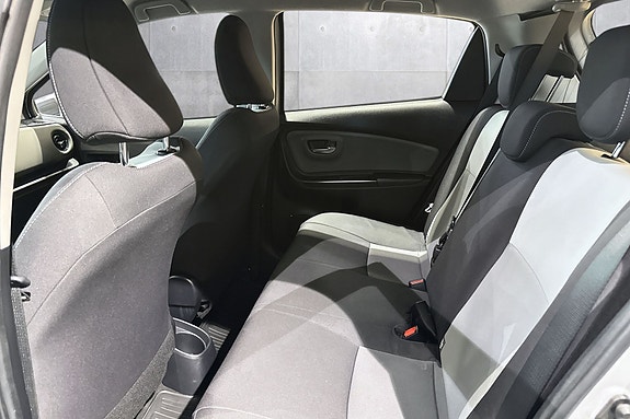Toyota Yaris 10 of 19