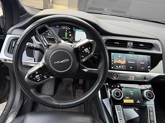 Jaguar I-PACE 5 of 10