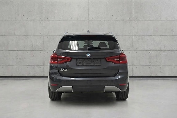 BMW iX3 4 of 30