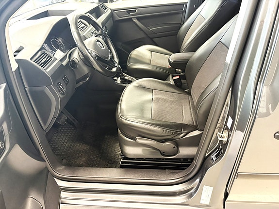 Volkswagen Caddy Maxi 22 of 28
