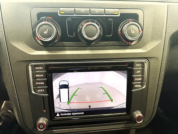 Volkswagen Caddy Maxi 26 of 28