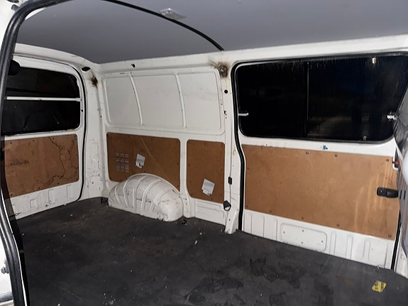Toyota HiAce 8 of 9