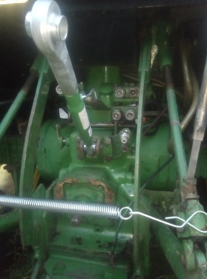 John Deere 3140 10 of 13