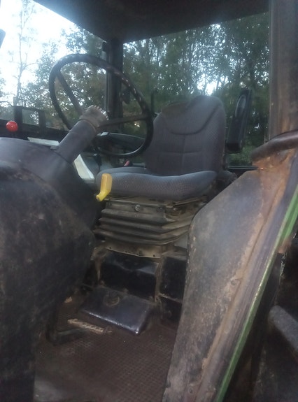 John Deere 3140 6 of 13